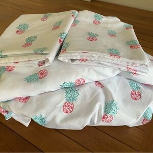 Pineapple Queen Sheet Set